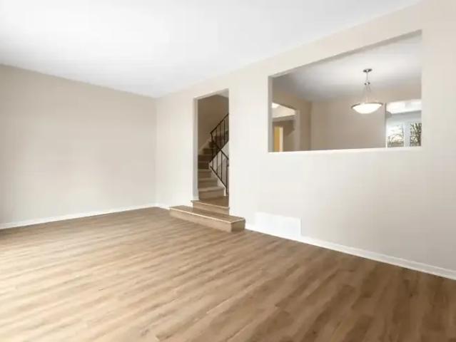 Townhouse 4 Bedroom For Rent Ottawa ON 2600 ES105149761