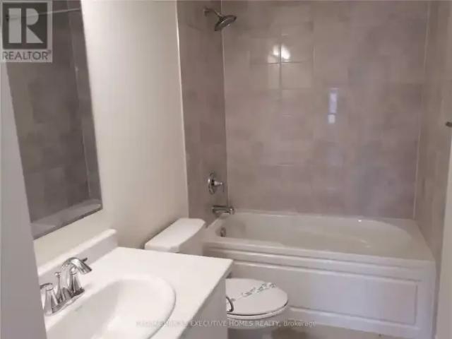 Townhouse 4 Bedroom For Rent Oakville ON 3500 ES102794955