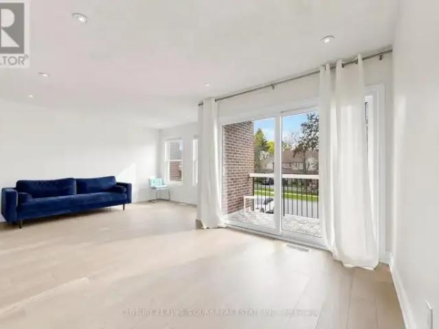 Townhouse 4 Bedroom For Rent Oakville ON 3600 ES102085879