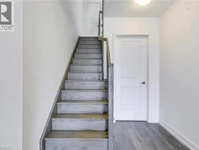 Townhouse 4 Bedroom For Rent Oakville ON 3700 ELS102915286