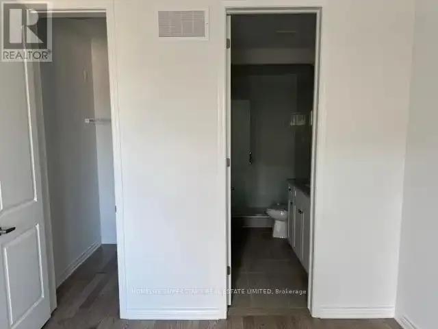 Townhouse 4 Bedroom For Rent Oakville ON 3895 ES102915283