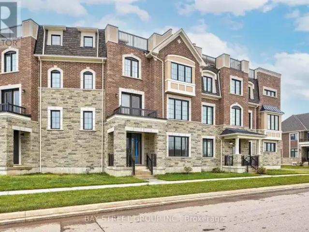 Townhouse 4 Bedroom For Rent Oakville ON 3900 ES103594517