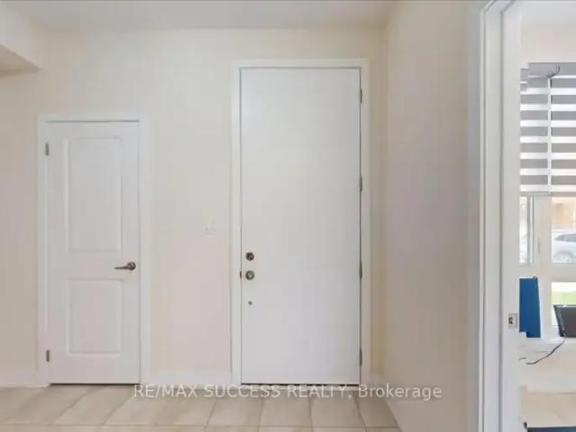 Townhouse 4 Bedroom For Rent Oakville ON 3900 ES103695251