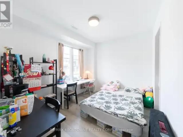 Townhouse 4 Bedroom For Rent Oakville ON 3950 ES103920600