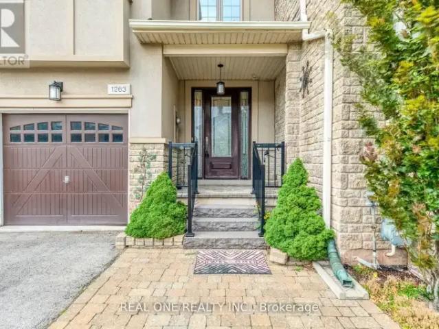 Townhouse 4 Bedroom For Rent Oakville ON 4100 ES103695265