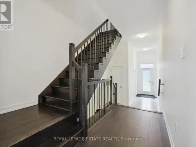 Townhouse 4 Bedroom For Rent Oakville ON 4150 ES103487581