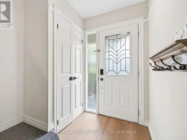 Townhouse 4 Bedroom For Rent Oakville ON 5000 ES103322746