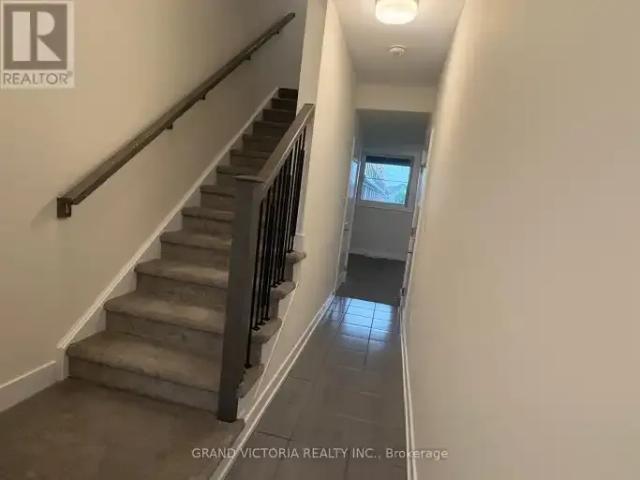 Townhouse 4 Bedroom For Rent Burlington ON 3649 ES102715429