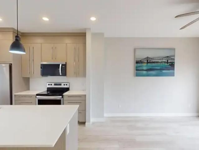 Townhouse 4 Bedroom For Rent Calgary AB 2050 ES102846567