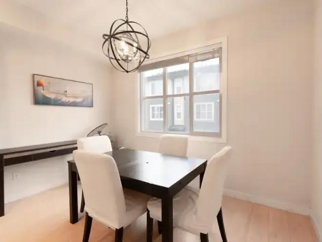 Townhouse 4 Bedroom For Rent Calgary AB 2099 ELS101016630