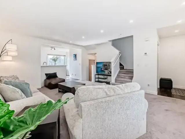 Townhouse 4 Bedroom For Rent Calgary AB 2150 ES103243639