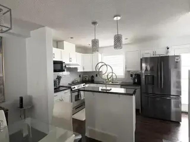 Townhouse 4 Bedroom For Rent Calgary AB 2350 ES101789717