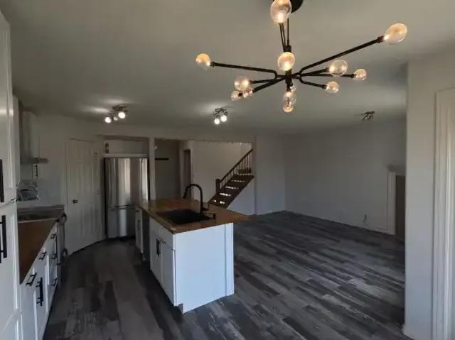 Townhouse 4 Bedroom For Rent Calgary AB 2750 ES103542233