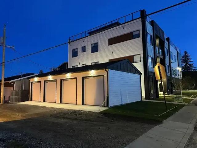 Townhouse 4 Bedroom For Rent Calgary AB 4500 ES103355328