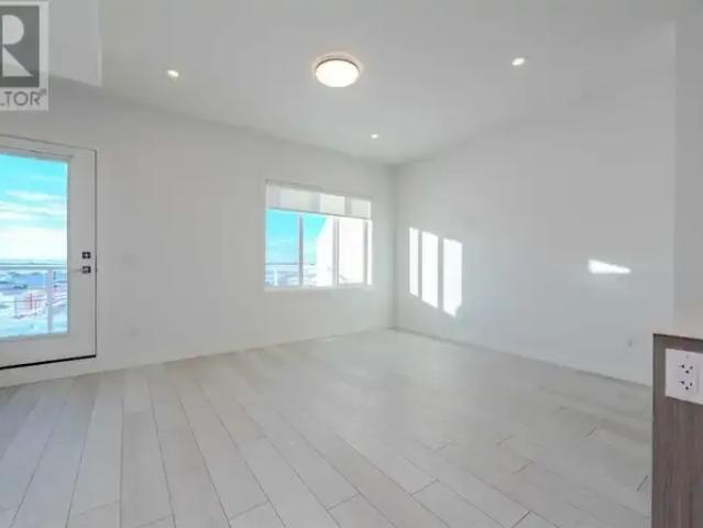 Townhouse 4 Bedroom For Rent Chestermere AB 2200 ELS102018472