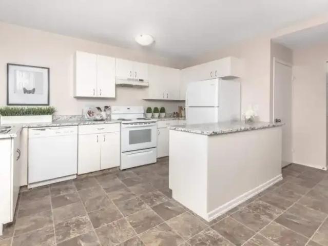 Townhouse 4 Bedroom For Rent Edmonton AB 1599 ES102751958