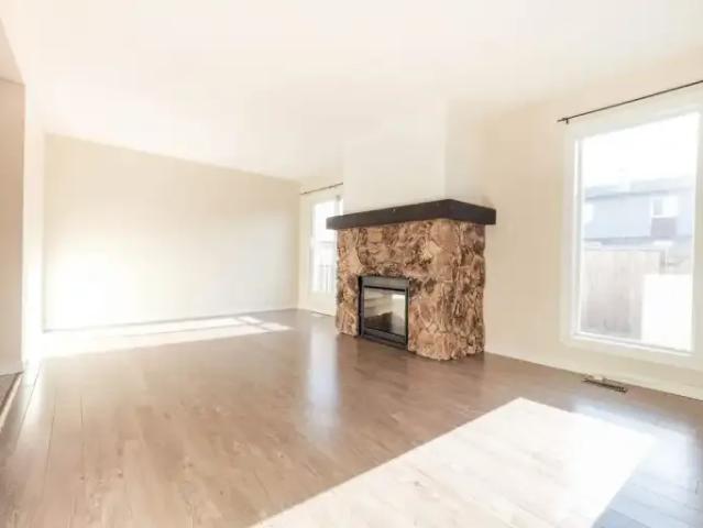 Townhouse 4 Bedroom For Rent Edmonton AB 1795 ES103541893