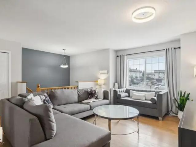 Townhouse 4 Bedroom For Rent Edmonton AB 2400 ES103594454