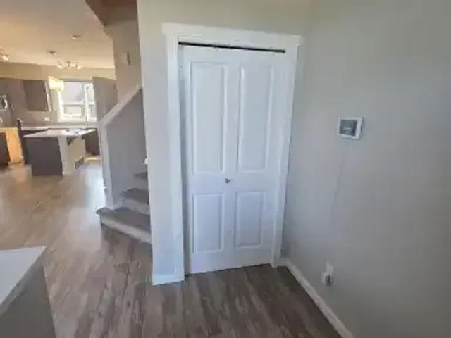 Townhouse 4 Bedroom For Rent Edmonton AB 2400 ES104711561