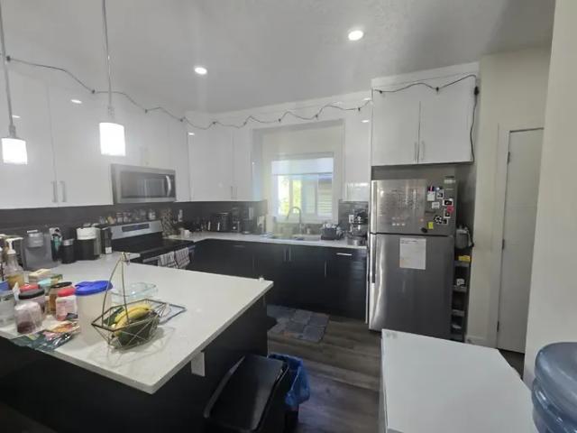 Townhouse 4 Bedroom For Rent Edmonton AB 2500 ES103322221