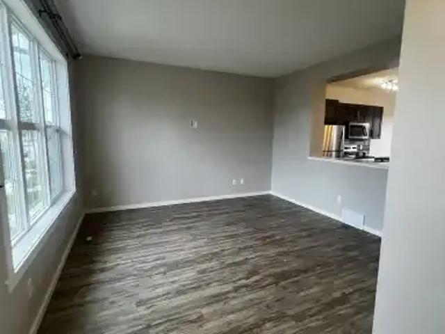 Townhouse 4 Bedroom For Rent Edmonton AB 2300 ES104957280