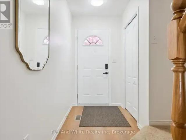 Townhouse 4 Bedroom For Rent Guelph ON 2800 ES105198752