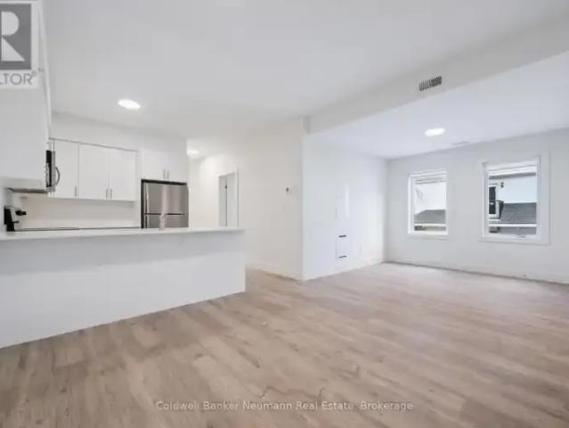 Townhouse 4 Bedroom For Rent Guelph ON 2800 ES103542276