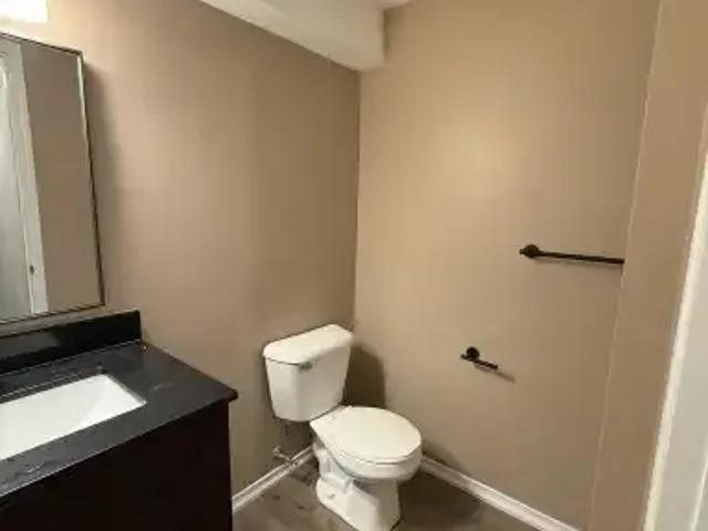 Townhouse 4 Bedroom For Rent Guelph ON 3200 ES105047767