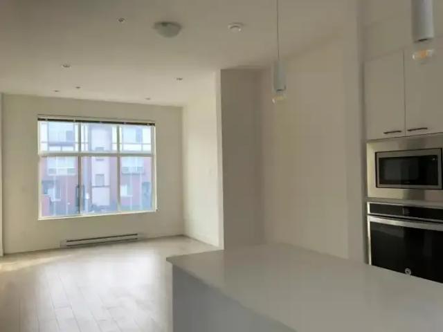 Townhouse 4 Bedroom For Rent Langley BC 3400 ELS105118976
