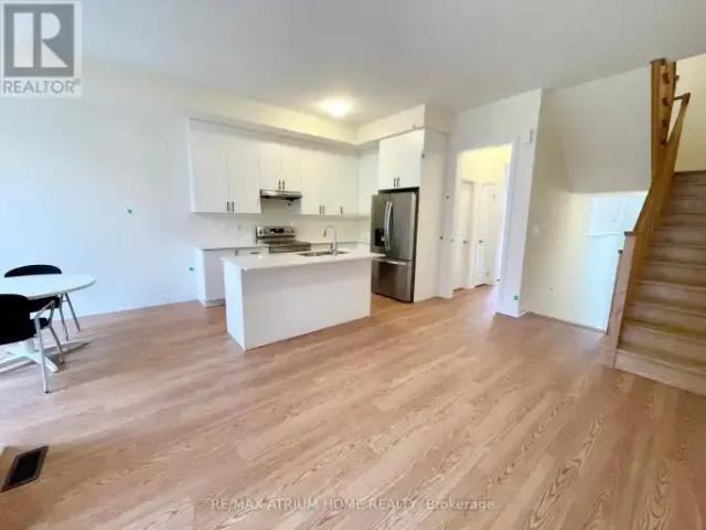 Townhouse 4 Bedroom For Rent Richmond Hill ON 3300 ES101476133