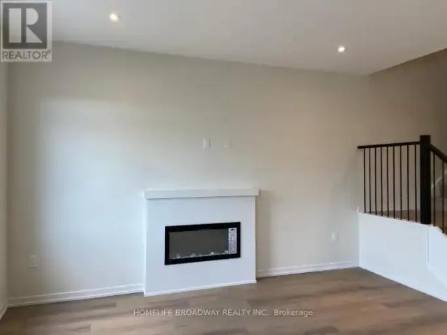 Townhouse 4 Bedroom For Rent Richmond Hill ON 3500 ES103355416