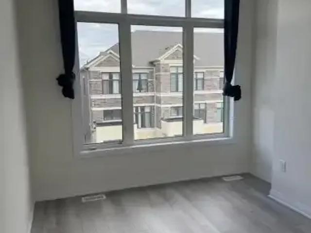 Townhouse 4 Bedroom For Rent Richmond Hill ON 3600 ES102143874