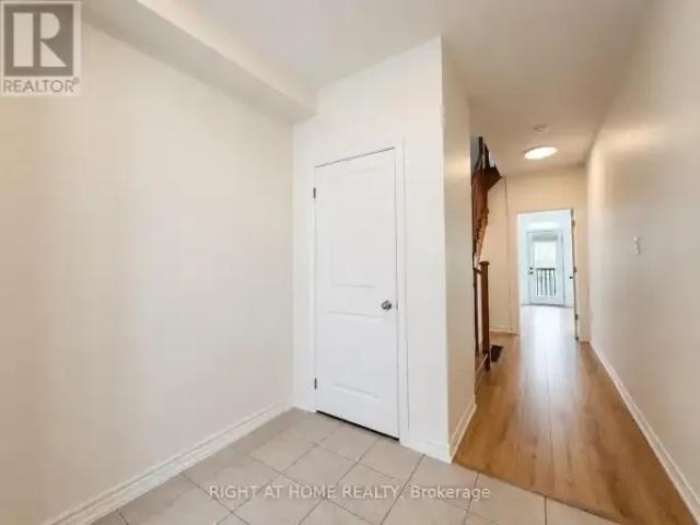 Townhouse 4 Bedroom For Rent Richmond Hill ON 3850 ES105048137