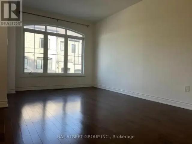 Townhouse 4 Bedroom For Rent Richmond Hill ON 3800 ES103012010