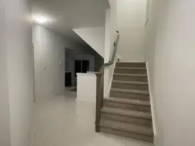 Townhouse 4 Bedroom For Rent Thorold ON 3000 ES103380088