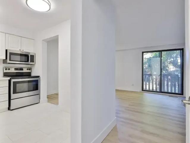 Townhouse 4 Bedroom For Rent Toronto ON 3000 ES91545408