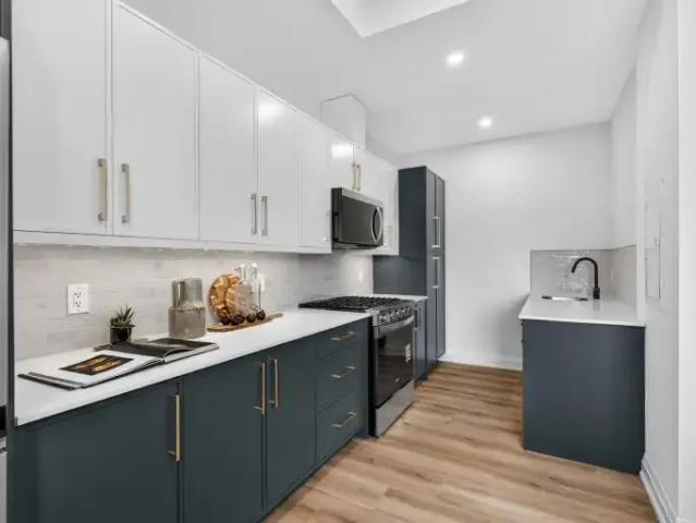 Townhouse 4 Bedroom For Rent Toronto ON 3950 ELS102551639