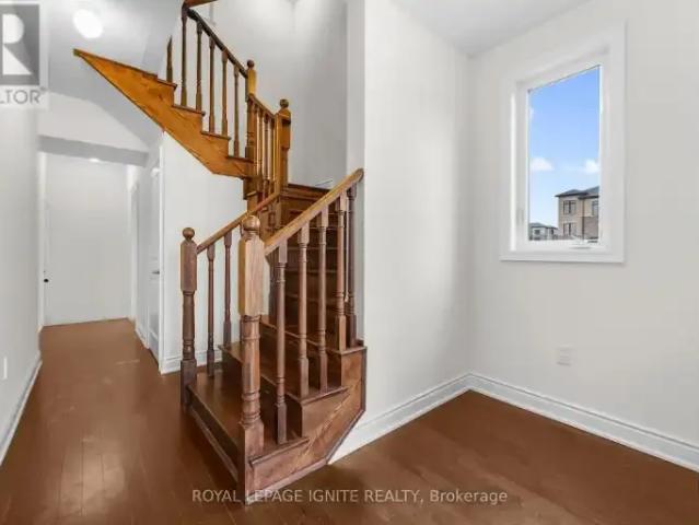 Townhouse 4 Bedroom For Rent Vaughan ON 3700 ELS102658670
