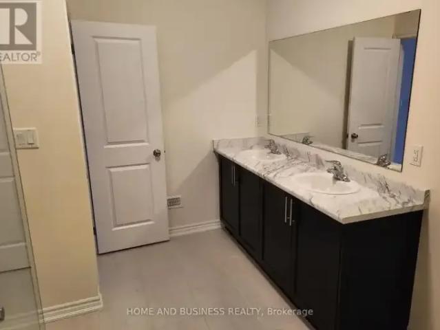 Townhouse 4 Bedroom For Rent Vaughan ON 3700 ES102339257