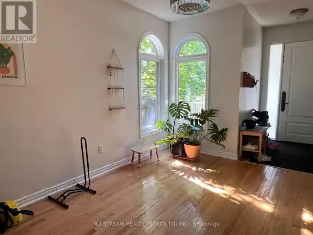 Townhouse 4 Bedroom For Rent Vaughan ON 3700 ES103740088
