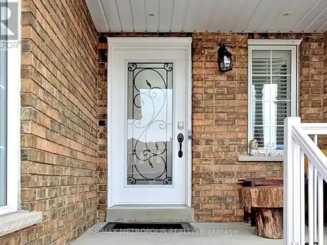 Townhouse 4 Bedroom For Rent Vaughan ON 4200 ES102085904