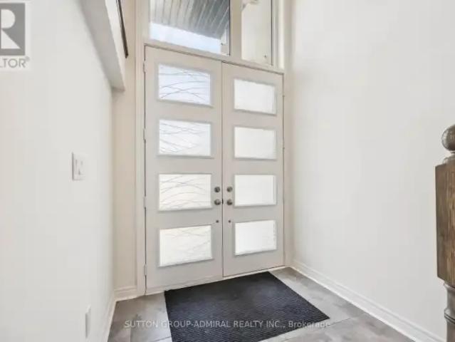 Townhouse 4 Bedroom For Rent Vaughan ON 4300 ELS103030754