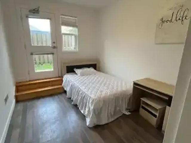 Townhouse 4 Bedroom For Rent Waterloo ON 3900 ES104876910