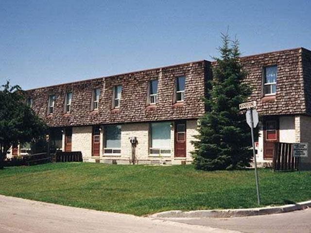 Townhouse 4 Bedroom For Rent Winnipeg MB 1955 ELS78135977