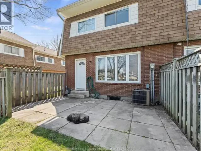 Townhouse 4 Bedroom For Rent Windsor ON 2300 ES102243243