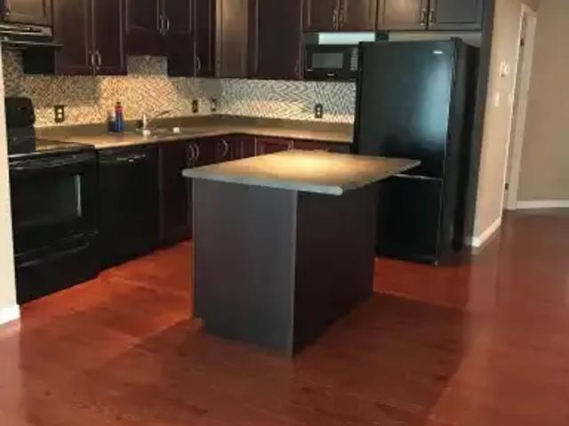 Townhouse 5 Bedroom For Rent Waterloo ON 3200 ES104638608