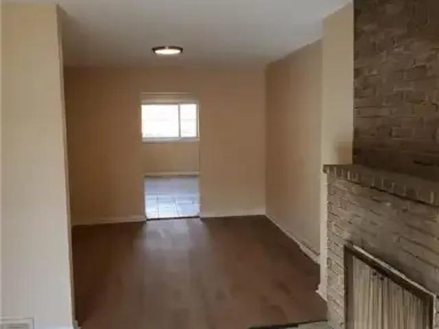 Townhouse 5 Bedroom For Rent Waterloo ON 780 ES105087998