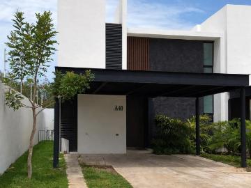 Townhouse amueblado en renta en Arcadia, zona la Ceiba
