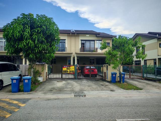 TOWNHOUSE ALAM MEWAH SEKSYEN U15 SHAH ALAM Upper Unit