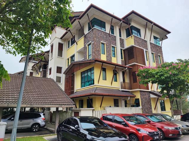 TownHouse Avenue 2 Lake Valley Bandar Tun Hussein Onn Cheras